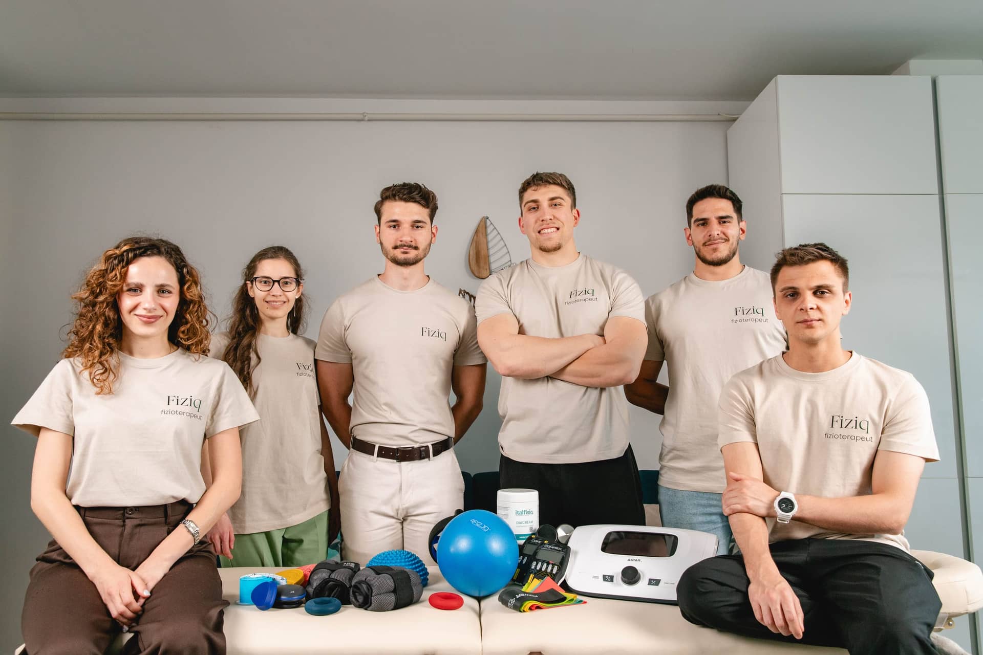 Sesiune de recuperare la domiciliu cu un specialist Fiziq